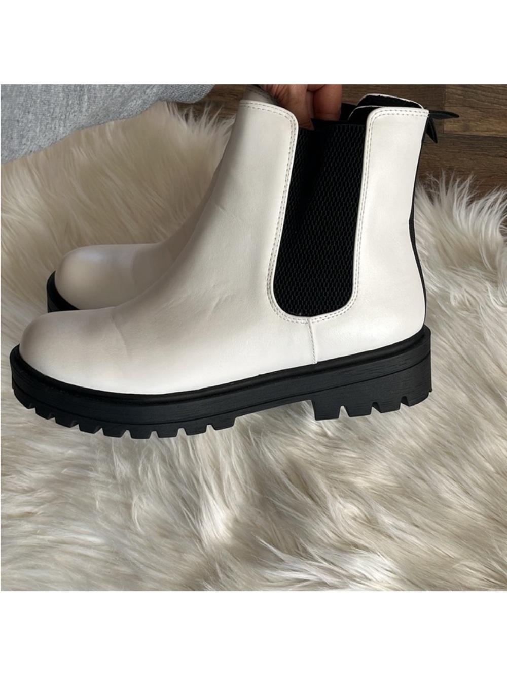 Soda Women's Faux Leather Round Toe Chelsea High Top Platform Ankle Boot White - Picture 5 of 8